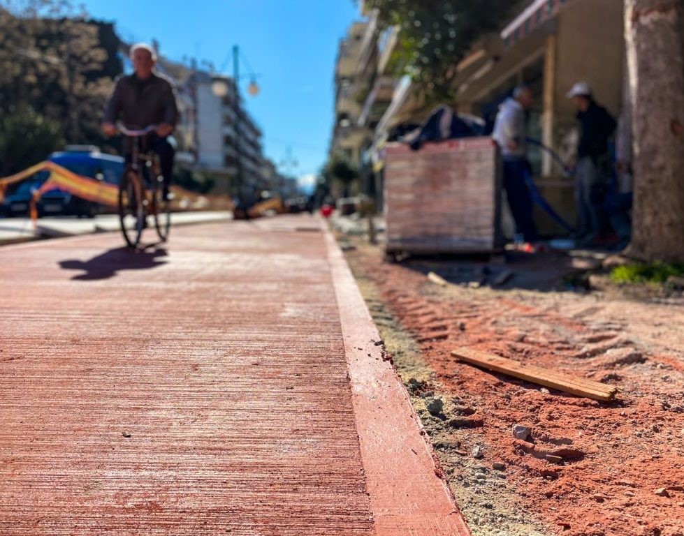 Νέα πεζοδρόμια και ποδηλατόδρομος στην πόλη 